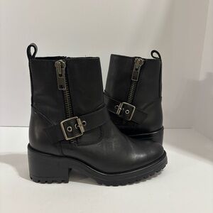 Steve MaddenGarland Booties
Size 6.5